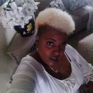 Meet your Posher, Katina